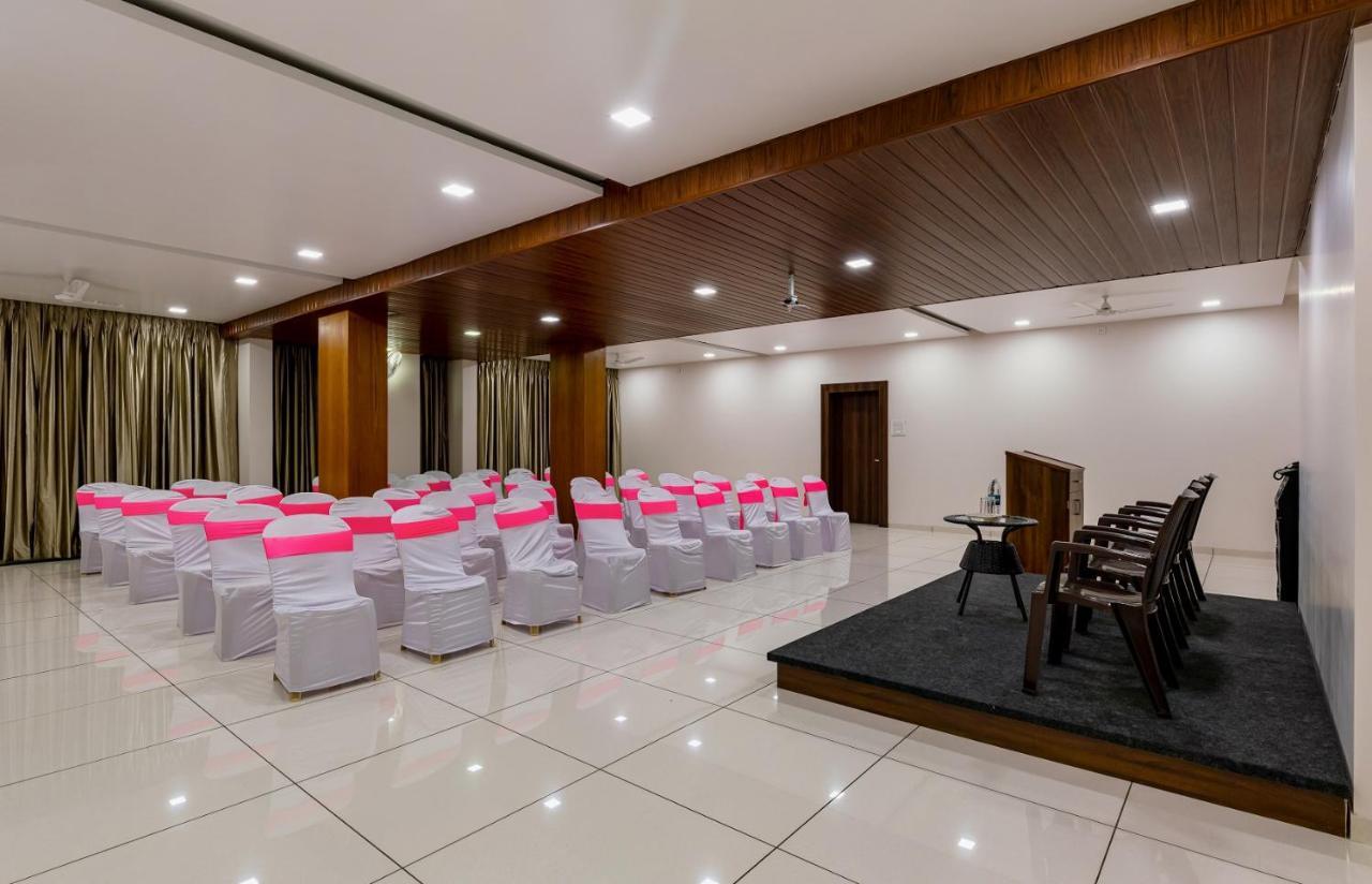 Hotel Grand Indu, 3 Star Kolhápur Exteriér fotografie
