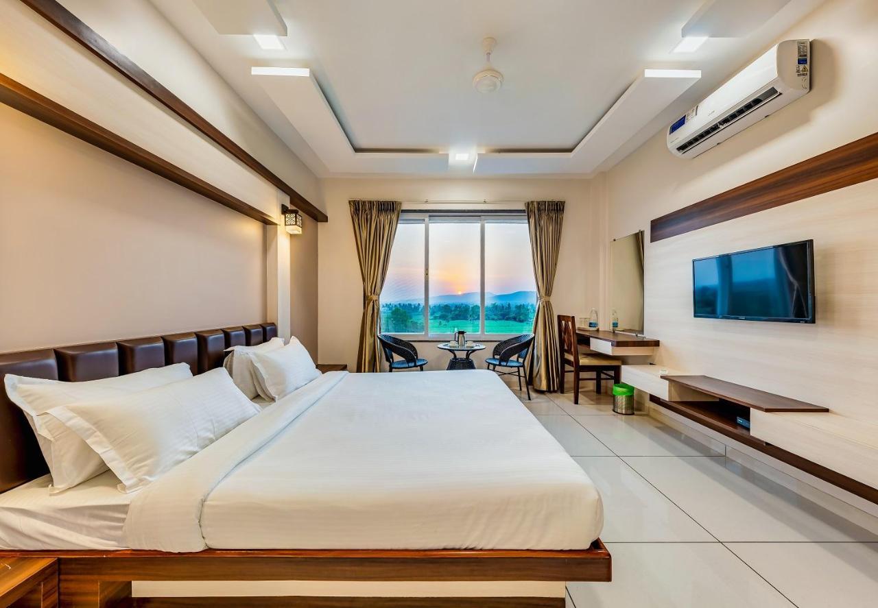 Hotel Grand Indu, 3 Star Kolhápur Exteriér fotografie