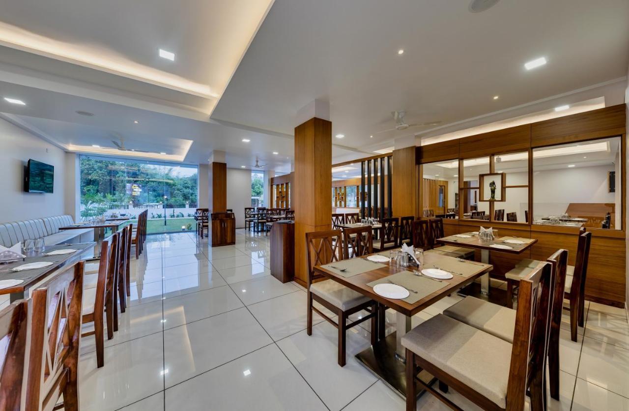 Hotel Grand Indu, 3 Star Kolhápur Exteriér fotografie