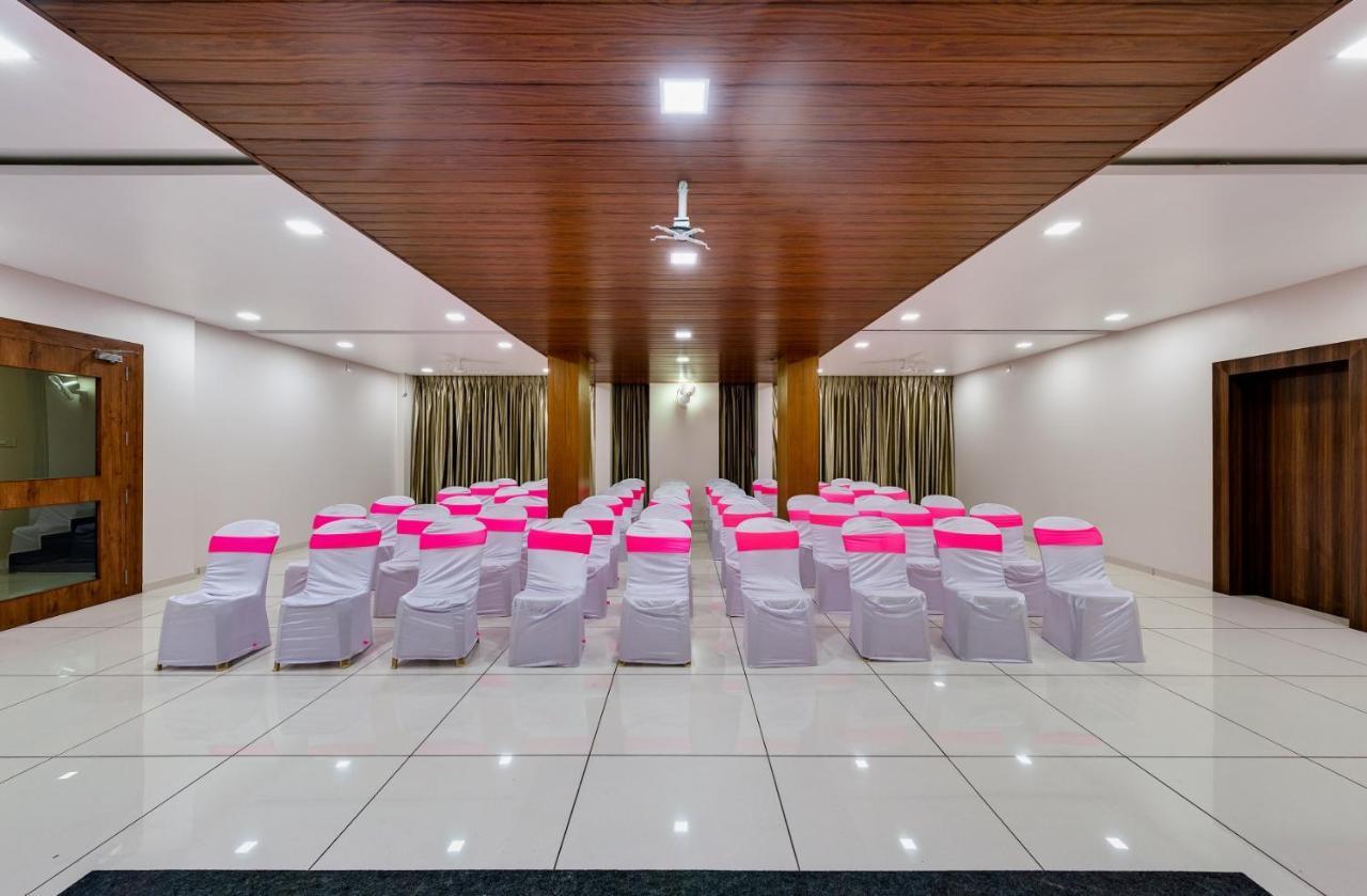 Hotel Grand Indu, 3 Star Kolhápur Exteriér fotografie