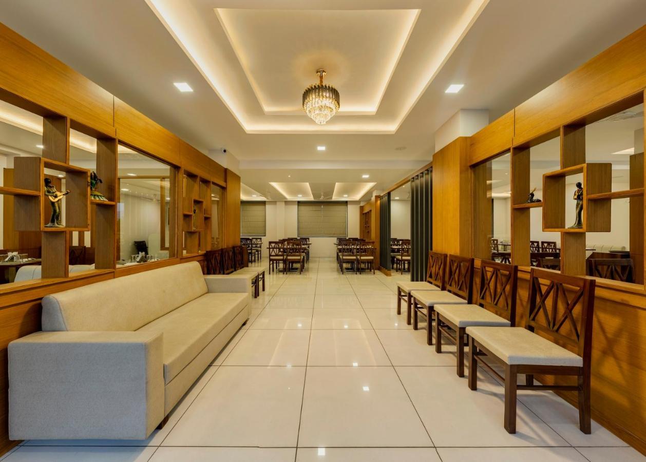 Hotel Grand Indu, 3 Star Kolhápur Exteriér fotografie
